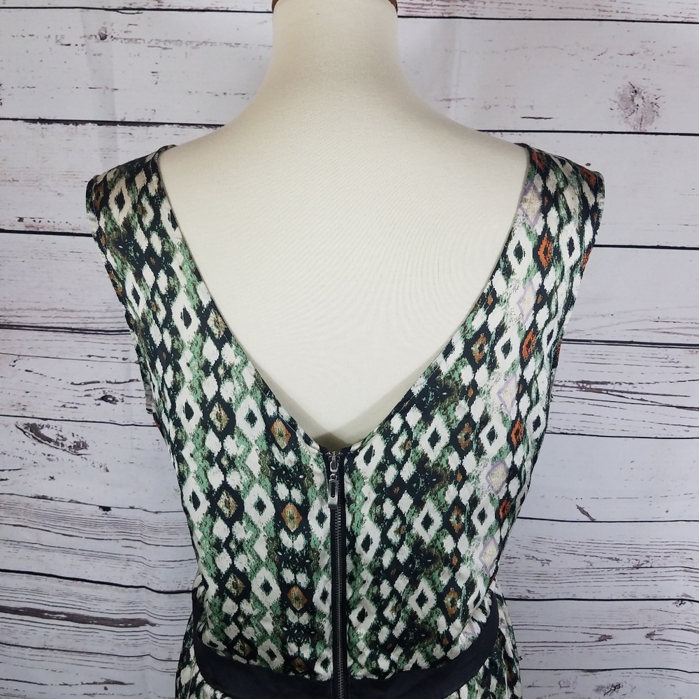 Tribal Pattern Dress - Picture 4 of 4